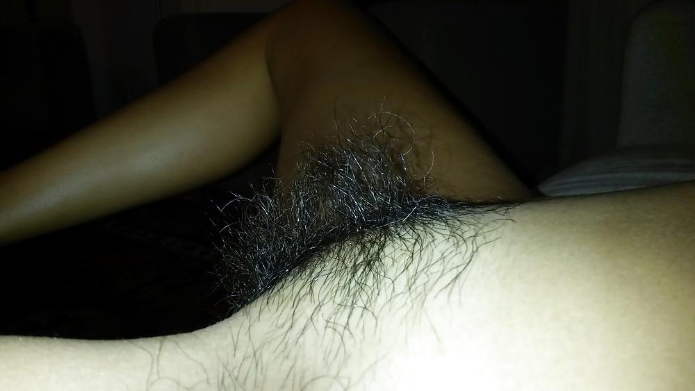 10P Very hairy pussy before haircut!