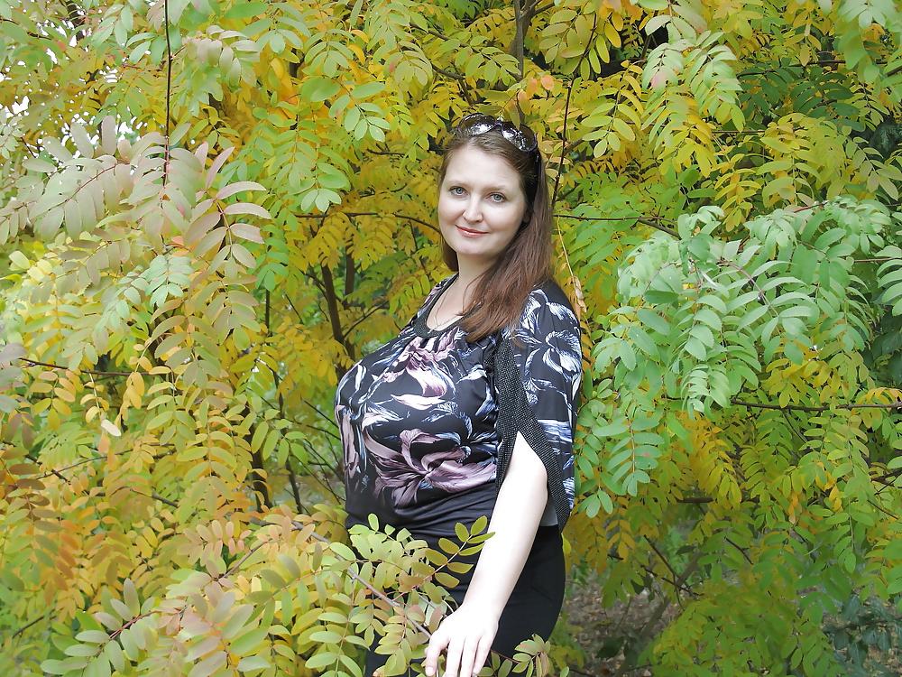 10P Busty Russian Woman 2000