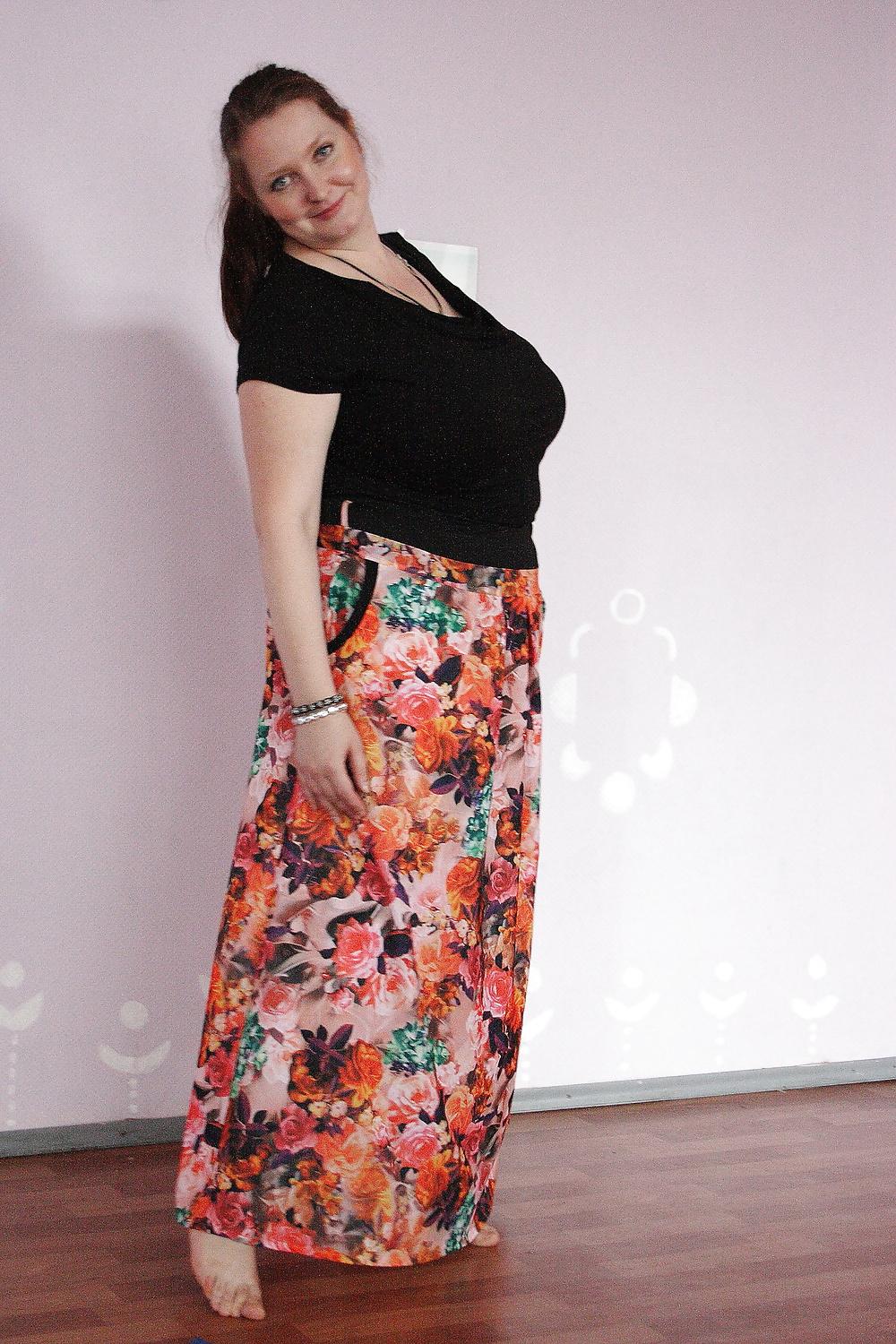 10P Busty Russian Woman 2000