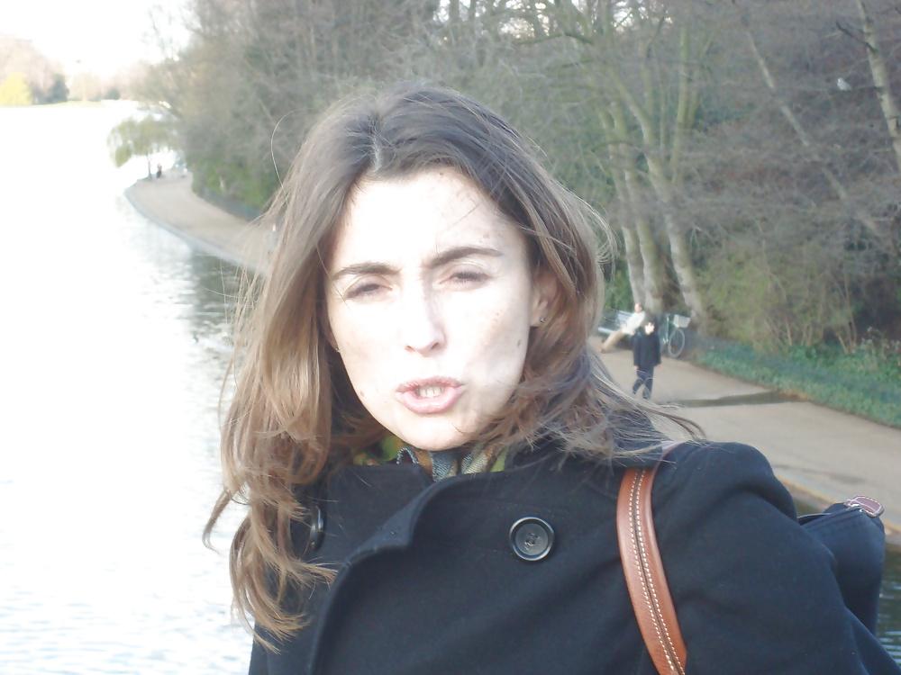 25P Pretty face of a pregnant woman