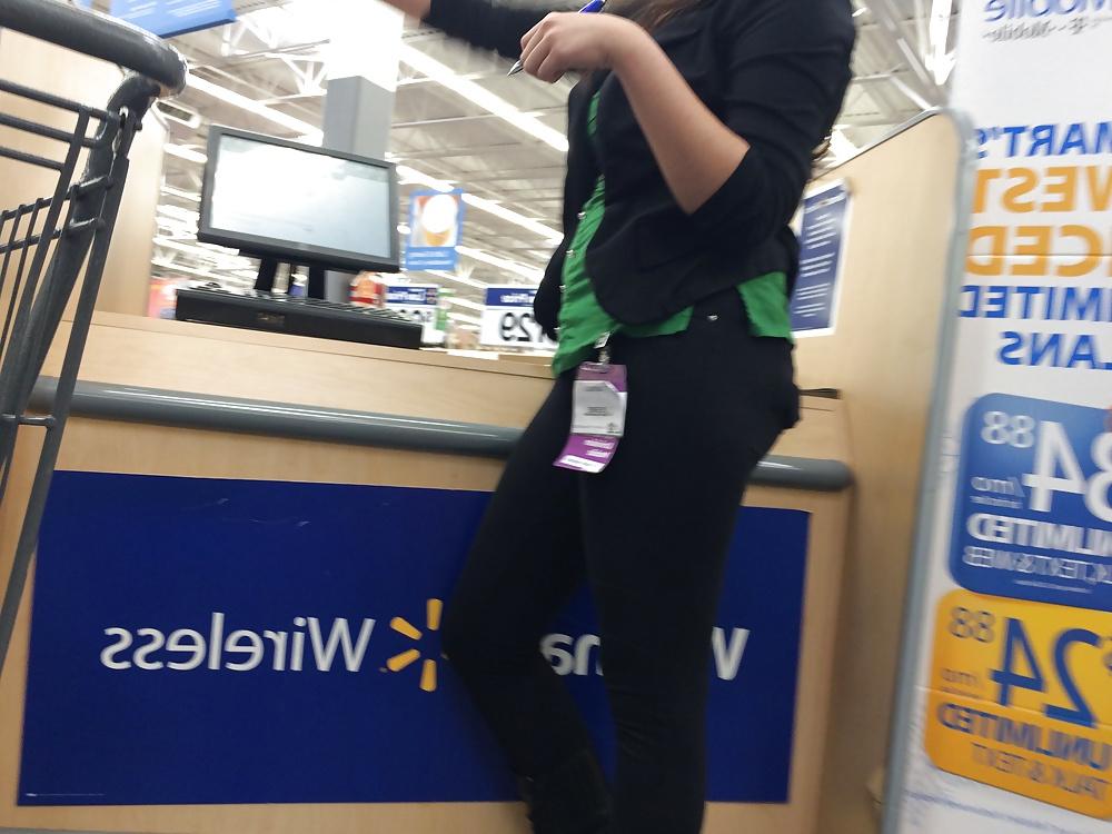 25P Love her Ass in those Tight Pants LATINA