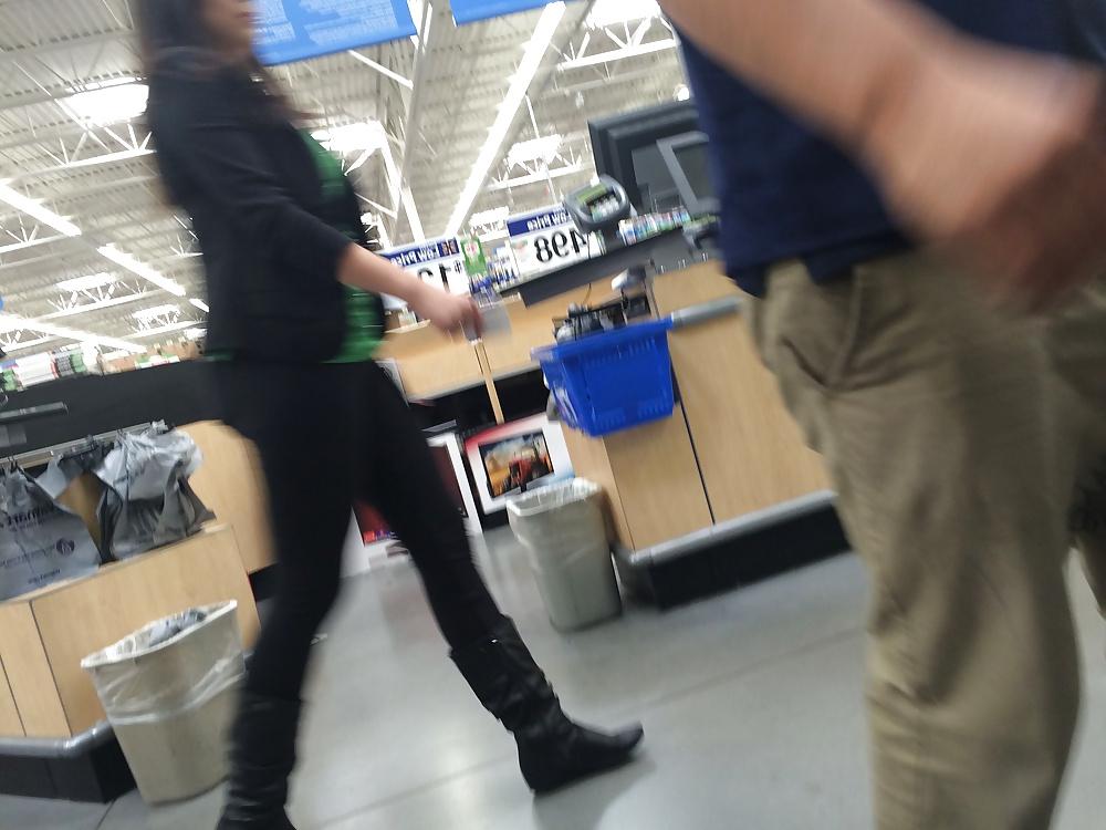 25P Love her Ass in those Tight Pants LATINA