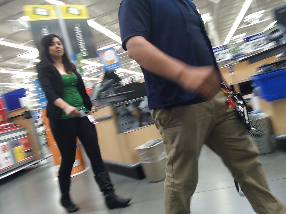 25P Love her Ass in those Tight Pants LATINA