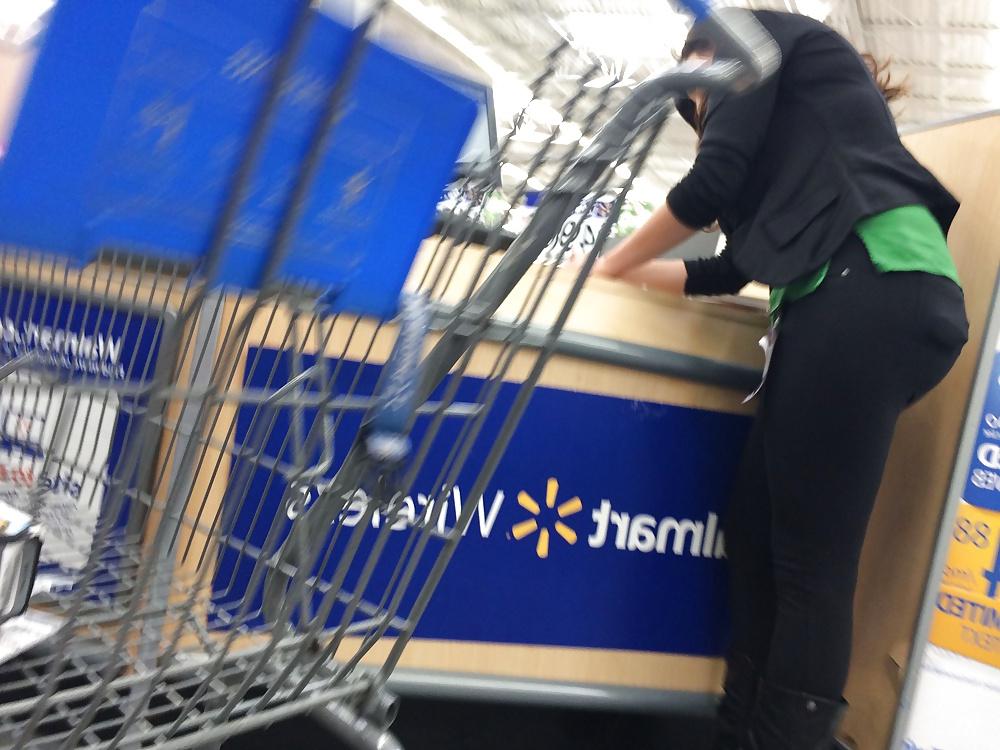 25P Love her Ass in those Tight Pants LATINA