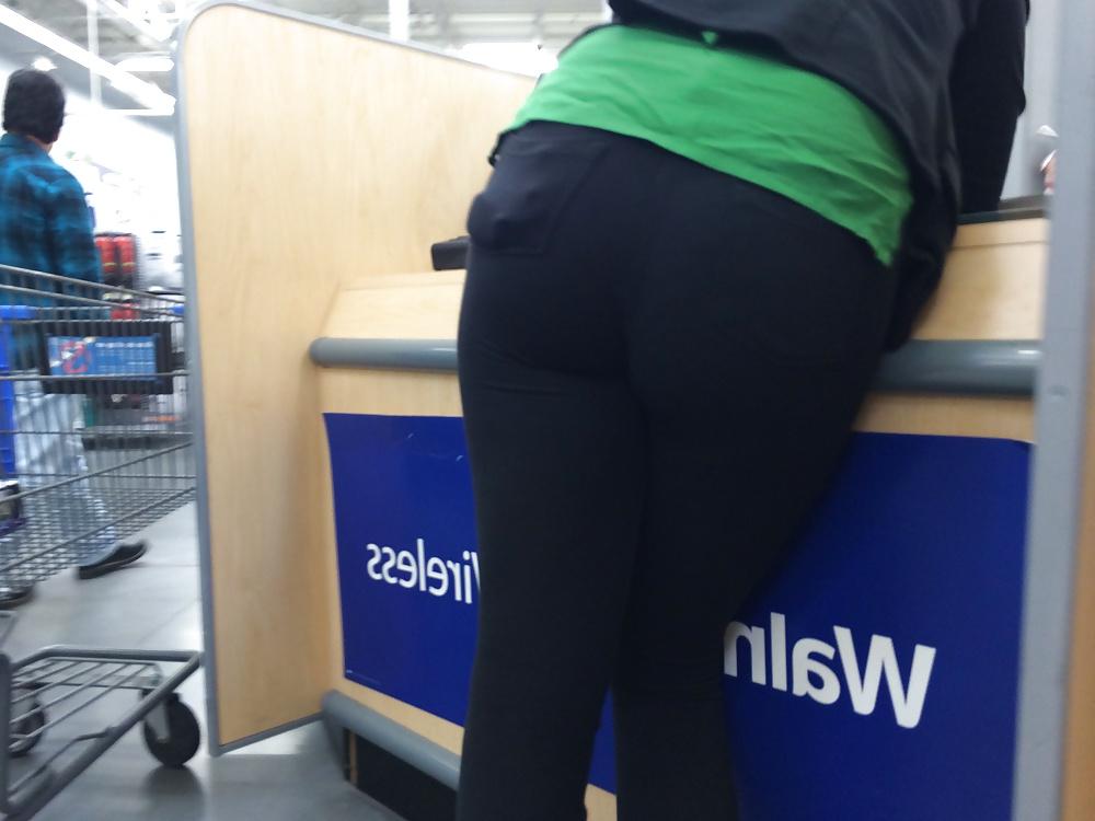 25P Love her Ass in those Tight Pants LATINA