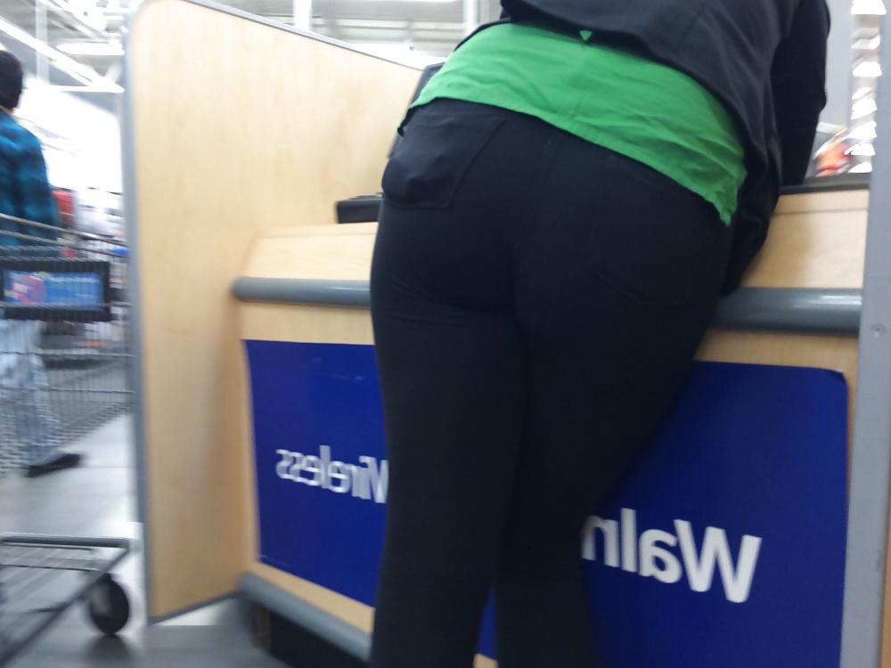 25P Love her Ass in those Tight Pants LATINA