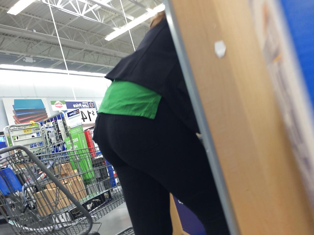 25P Love her Ass in those Tight Pants LATINA