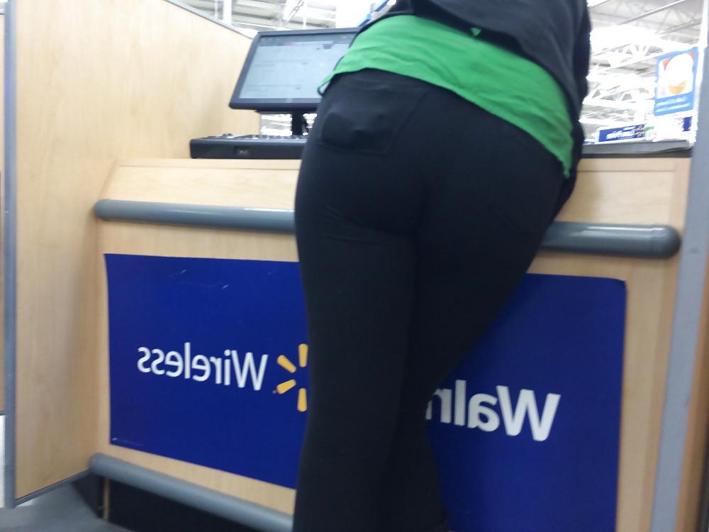 25P Love her Ass in those Tight Pants LATINA