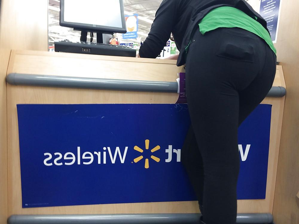 25P Love her Ass in those Tight Pants LATINA