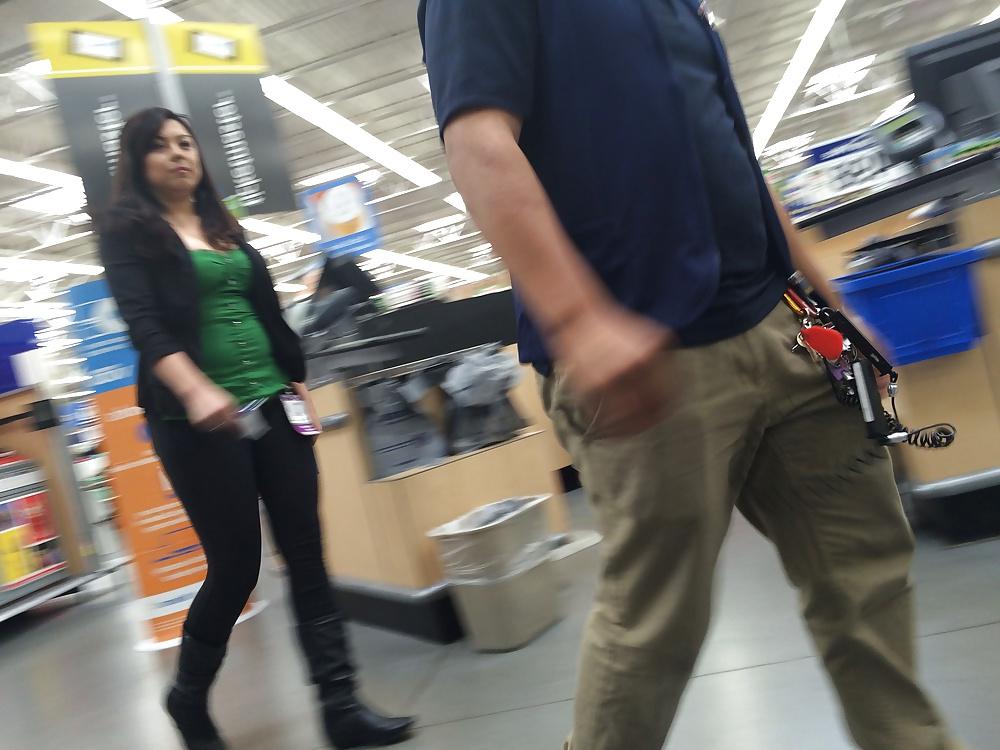 25P Love her Ass in those Tight Pants LATINA