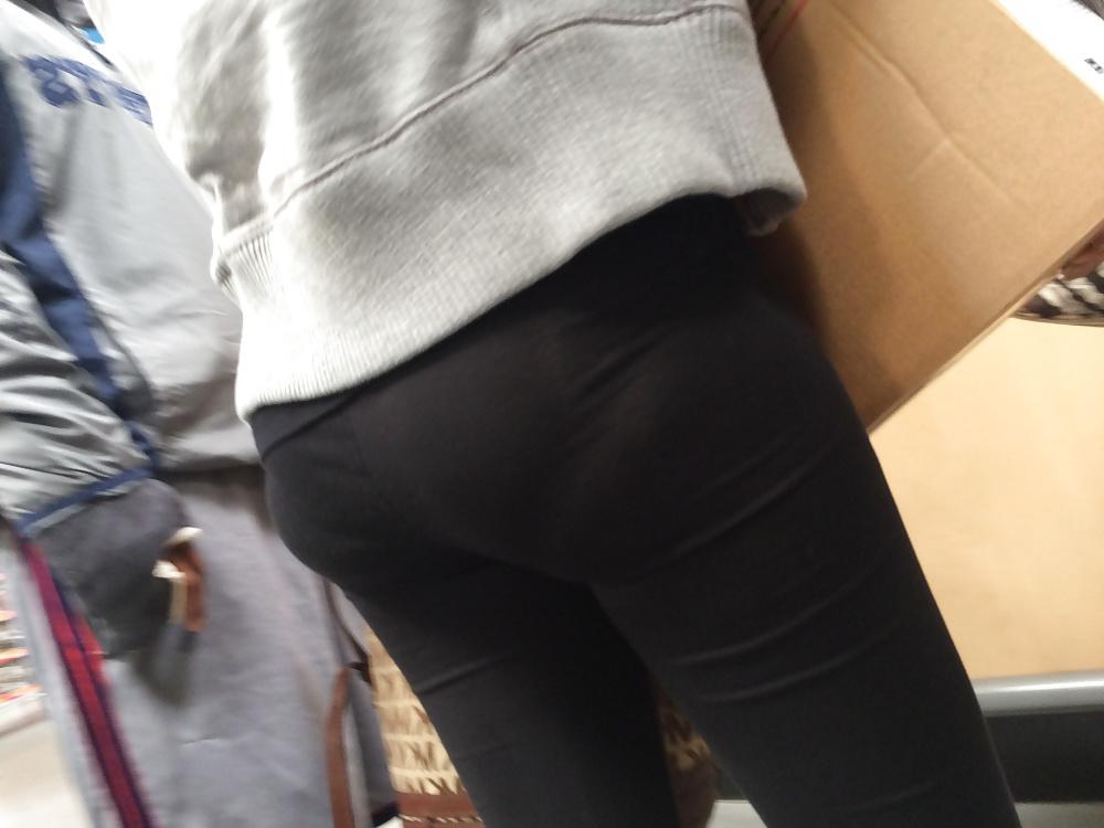 5P MILF Ass Yoga Pants