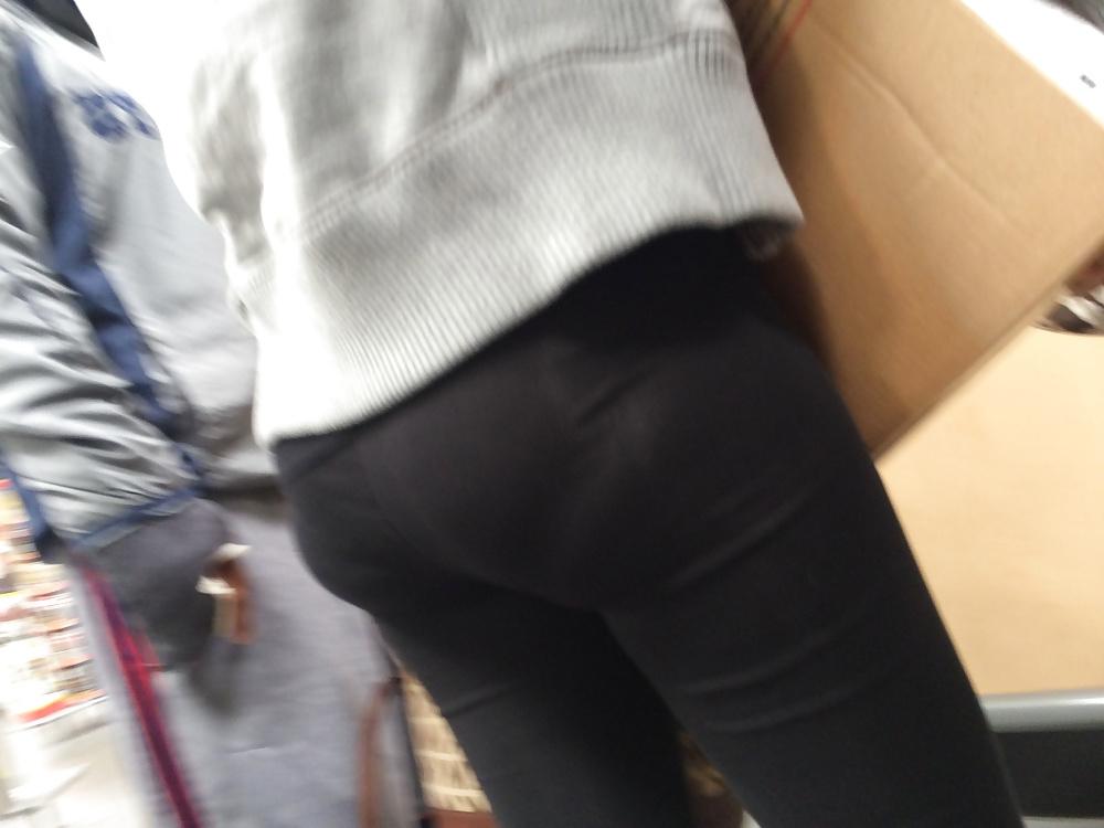 5P MILF Ass Yoga Pants