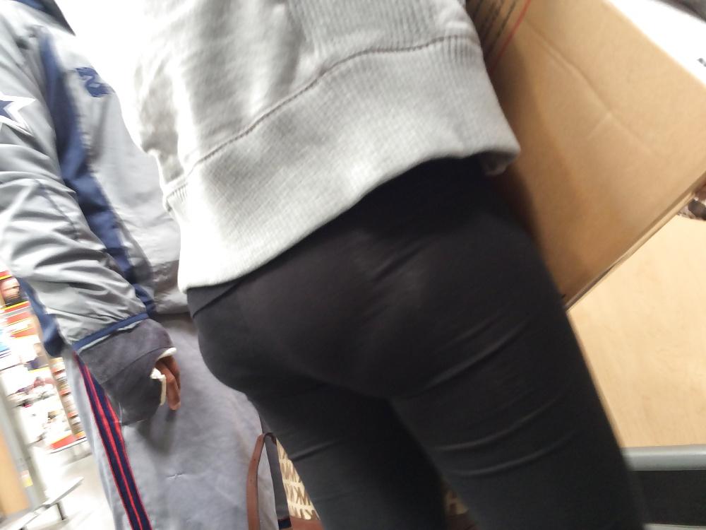 5P MILF Ass Yoga Pants