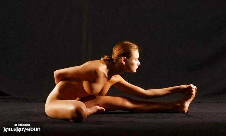 20P Nude yoga
