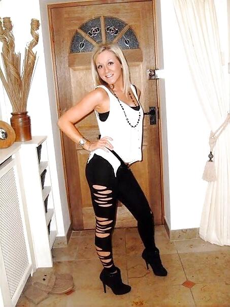 25P Sluts in tight pants! 16