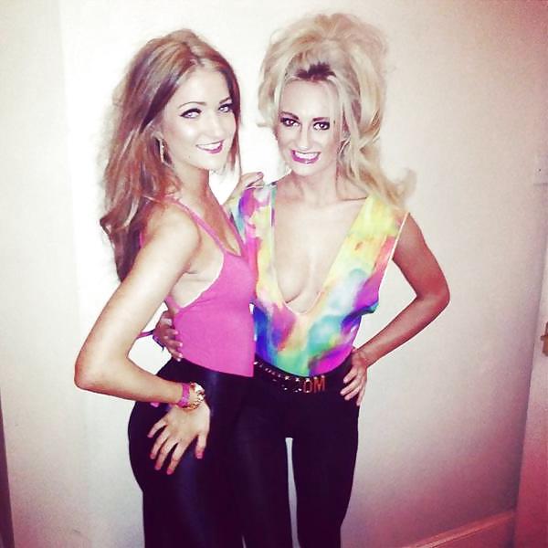 25P Sluts in tight pants! 16