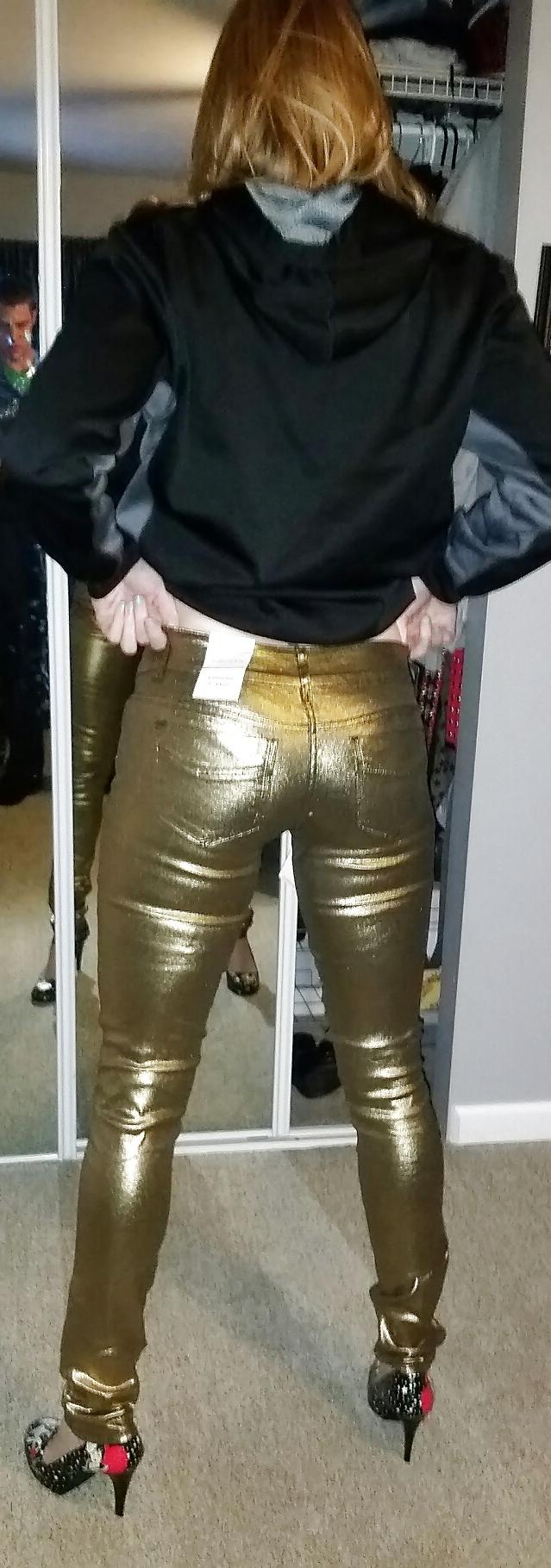 11P Trying on new pants