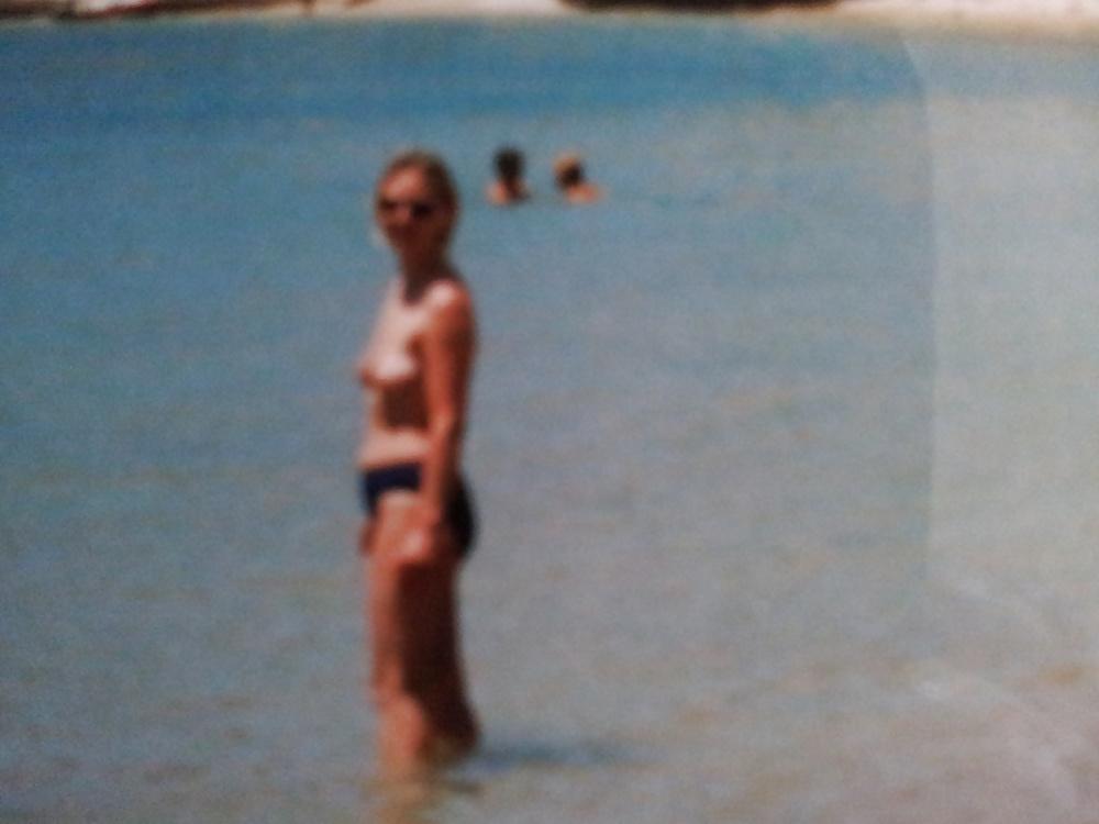 17P Blonde ex on the beach
