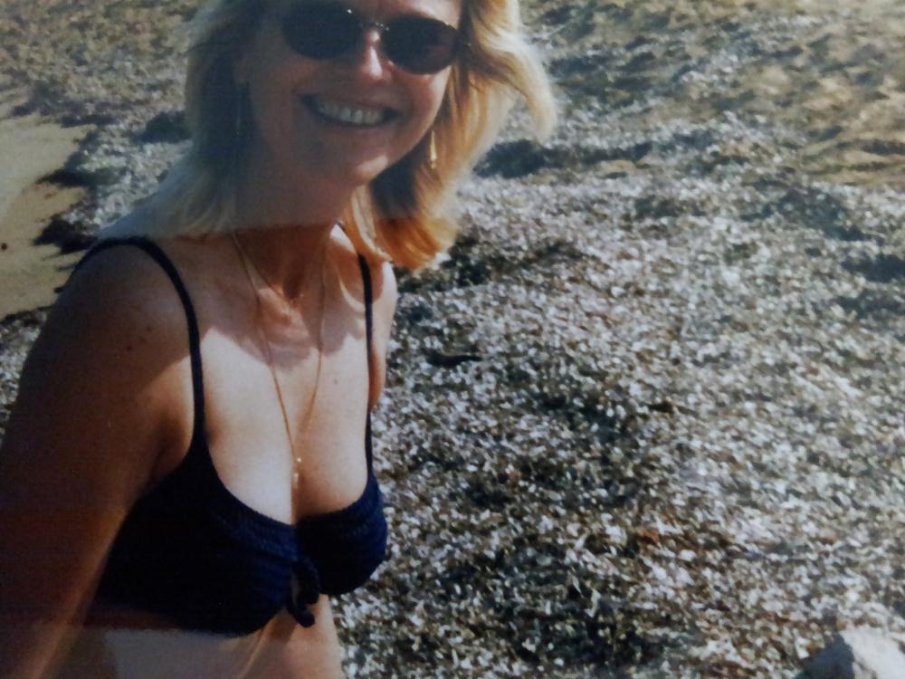 17P Blonde ex on the beach