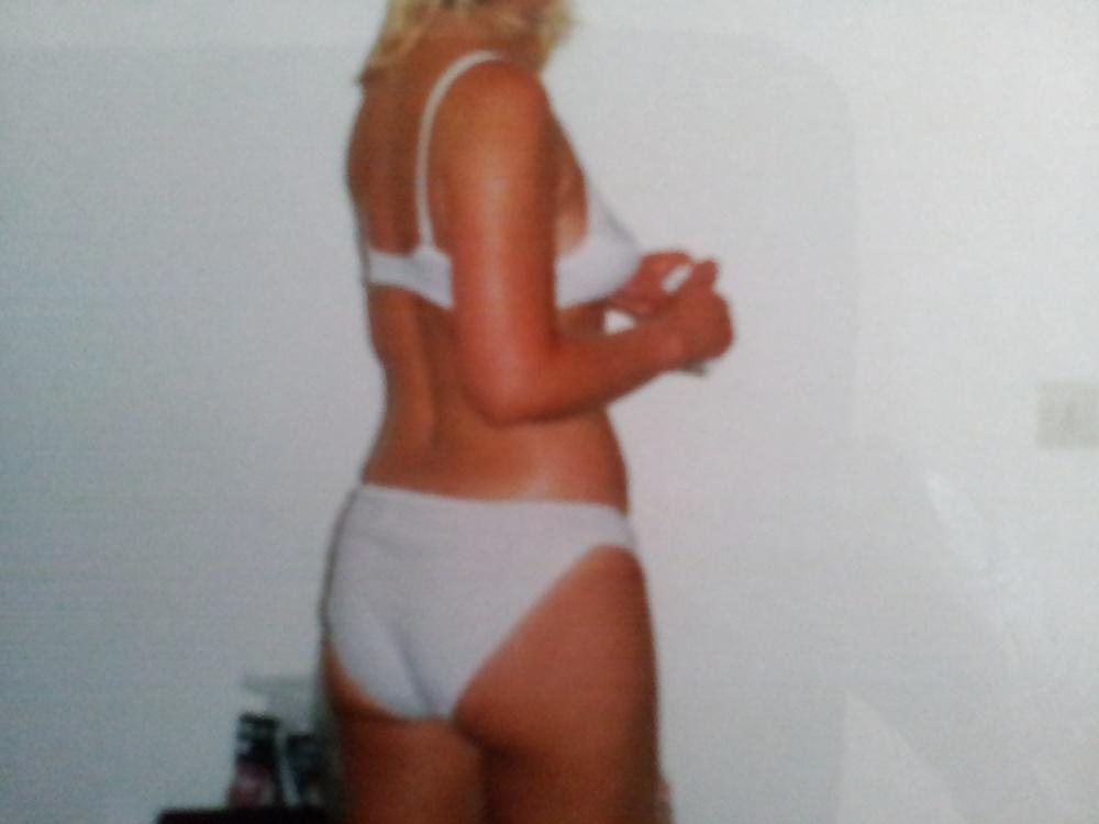 17P Blonde ex on the beach