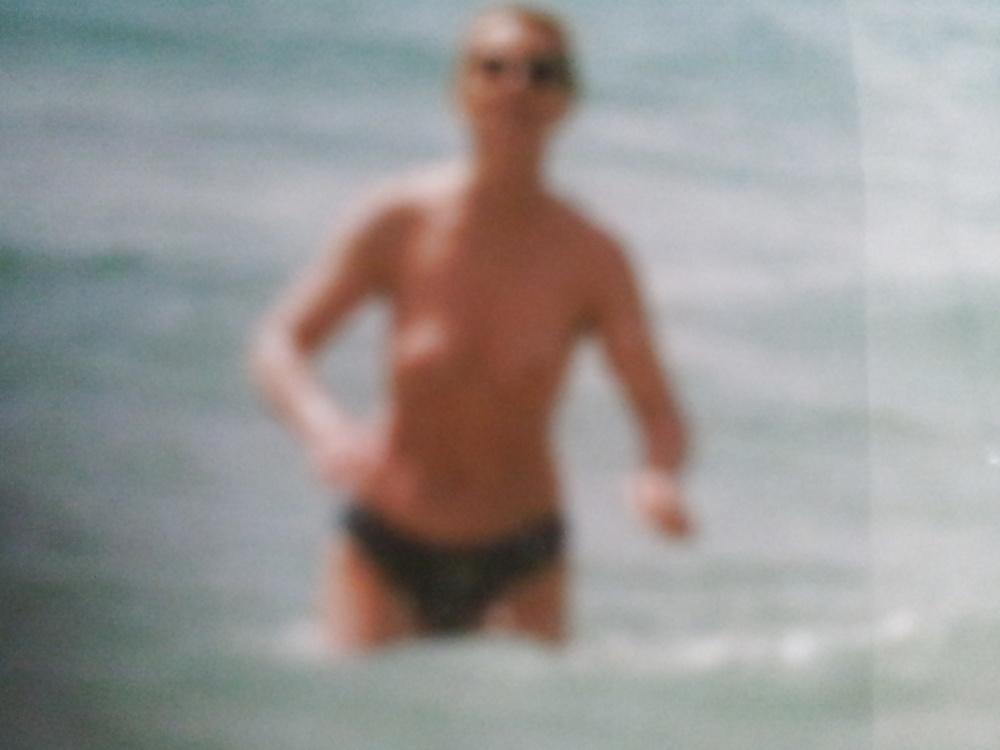 17P Blonde ex on the beach