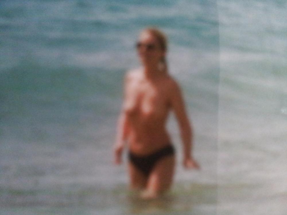 17P Blonde ex on the beach