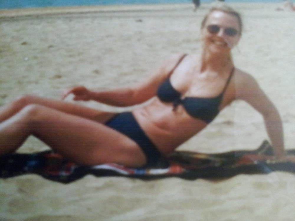 17P Blonde ex on the beach