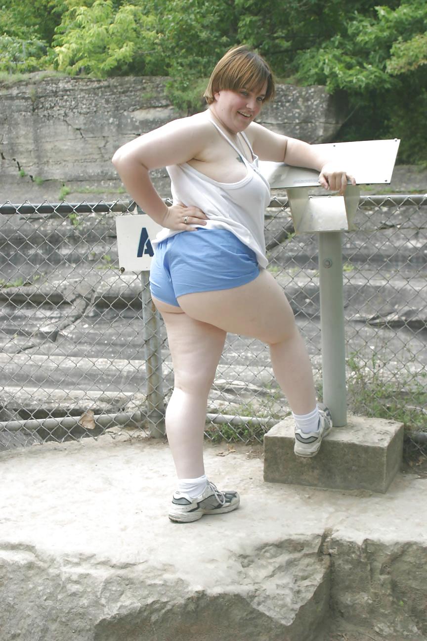 24P Kaylee flashing on Kelly's Island