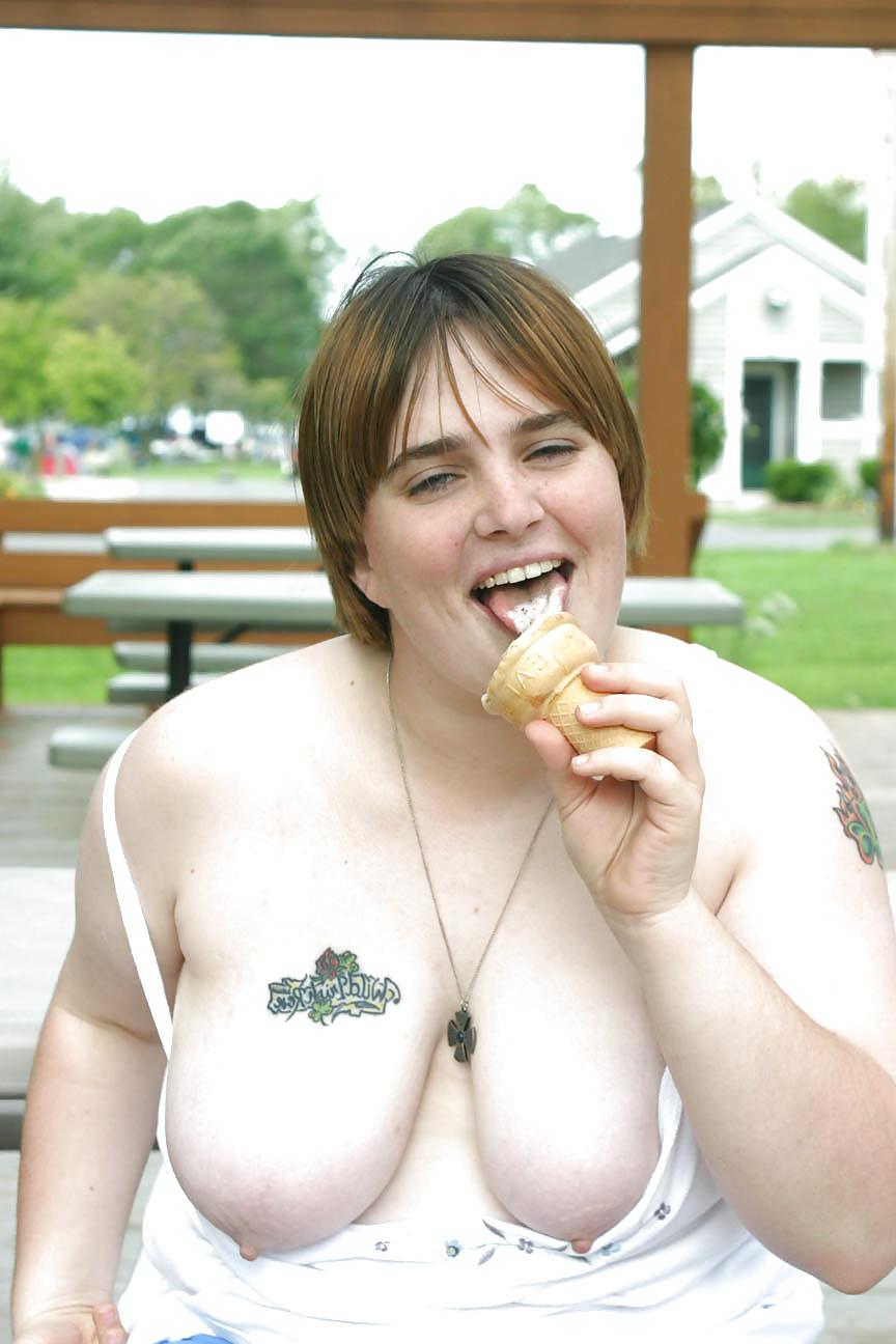 24P Kaylee flashing on Kelly's Island