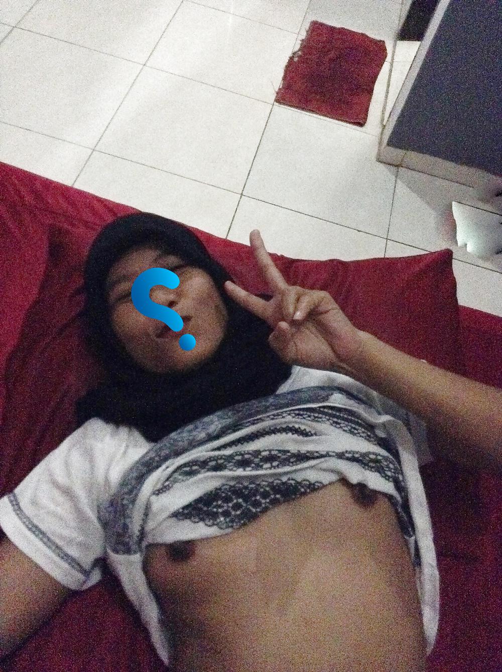 5P Secret Jilbab