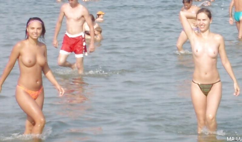 25P Beach Hotties