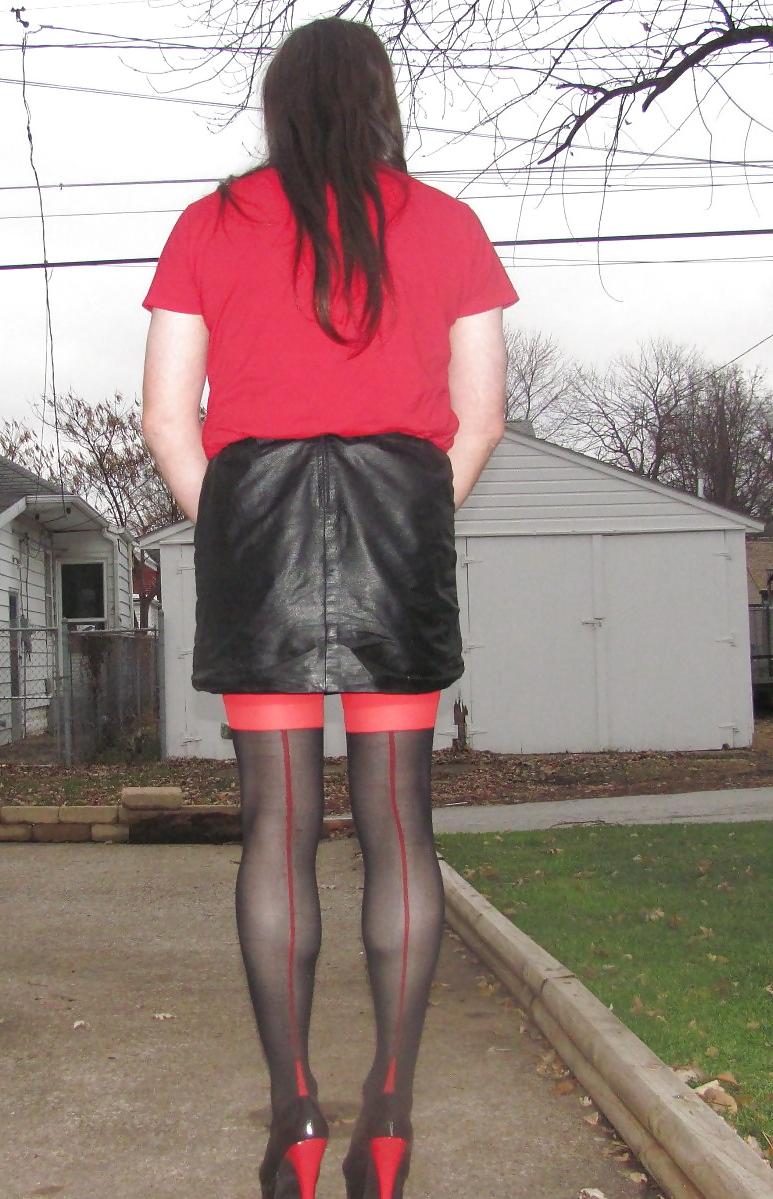 8P Secretary outside