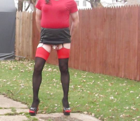 8P Secretary outside