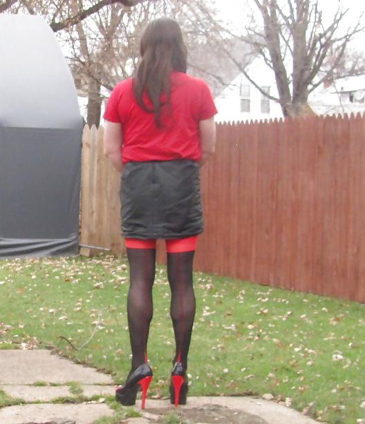 8P Secretary outside