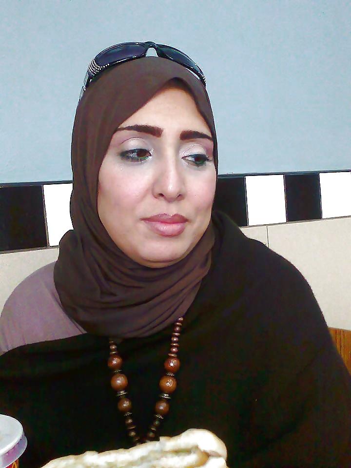 13P Divorced egyption woman