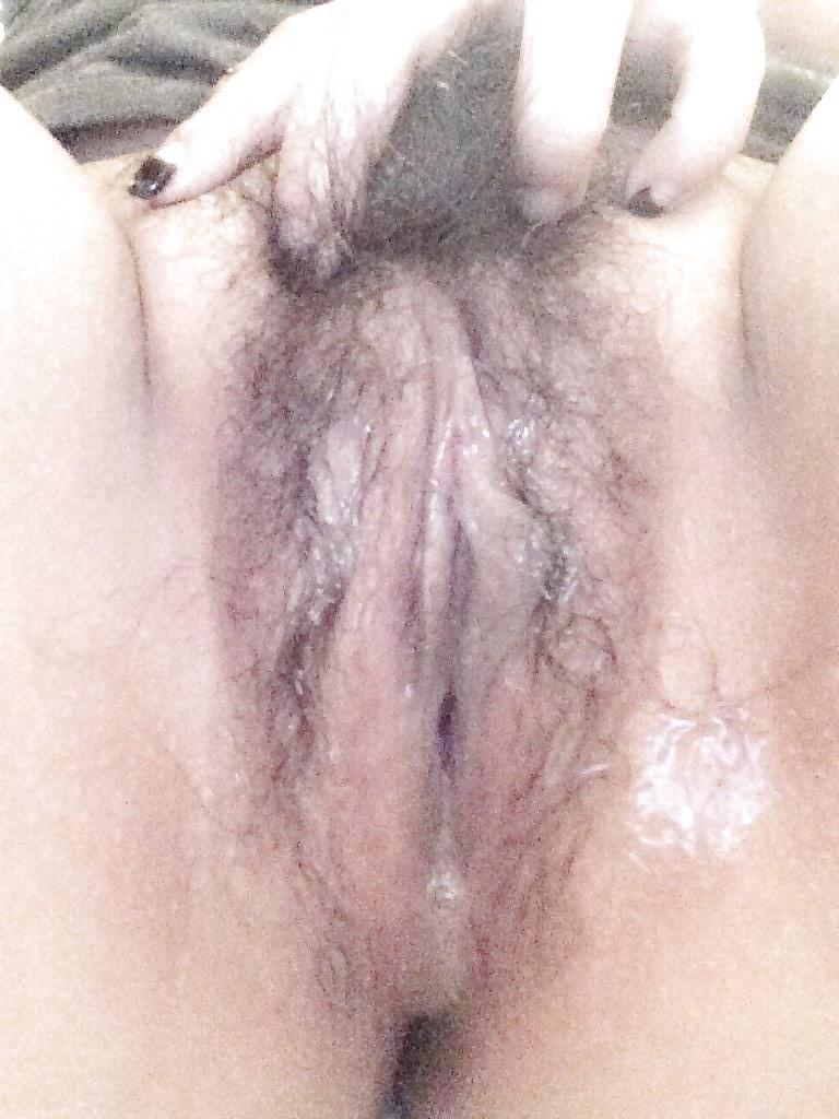 7P Korean woman shows pussy