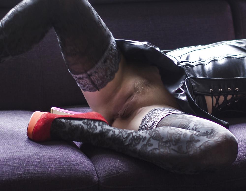 12P Milf in black lingerie, stockings & high heels