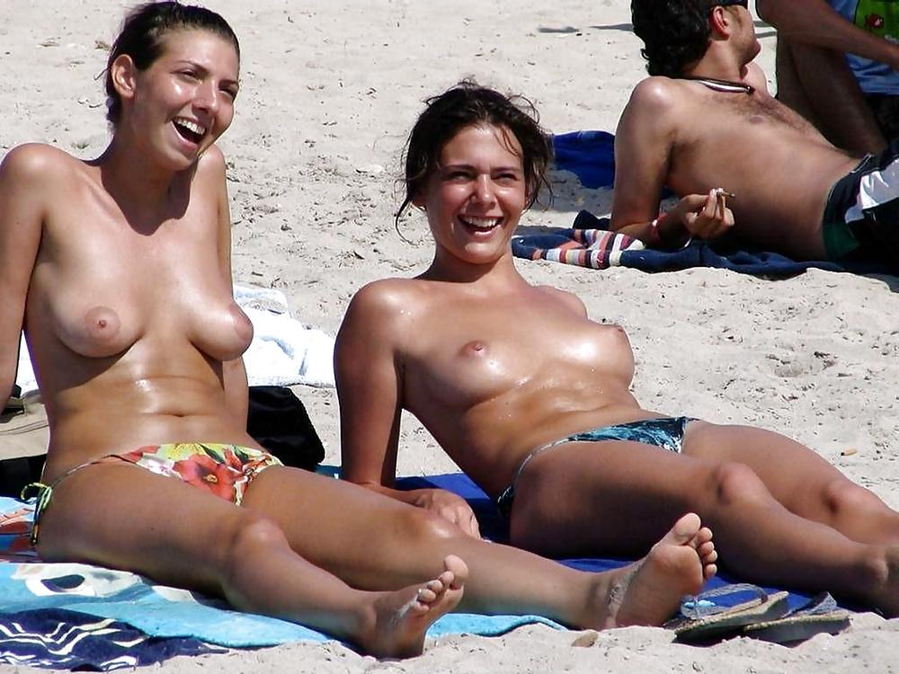 25P Oben-ohne-Strandbabys – einige nackt 5