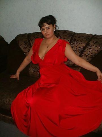 16P Busty Russian Woman 2040