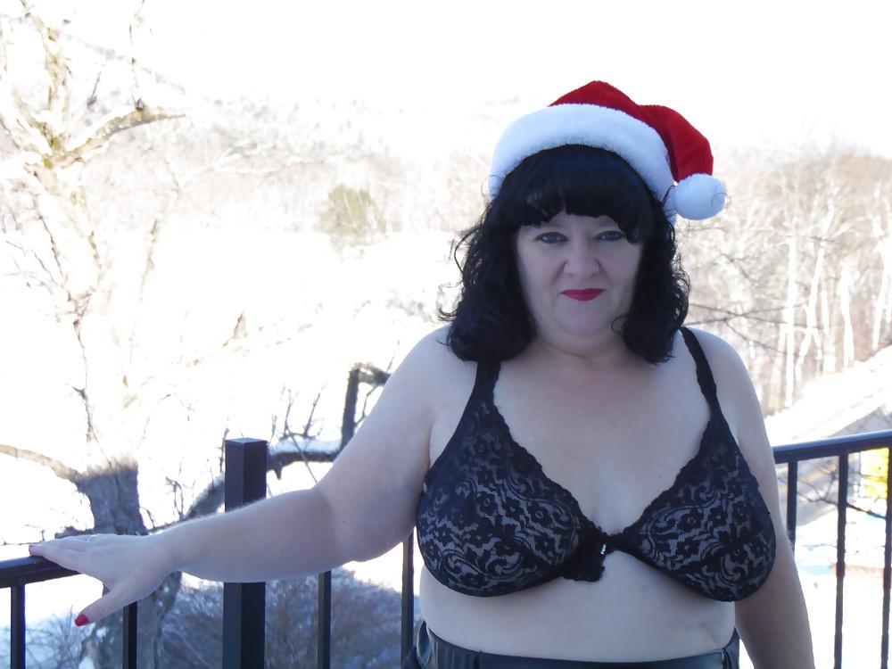 25P Mrs. MILF Slut Showing off T&A Again....Merry Xmas