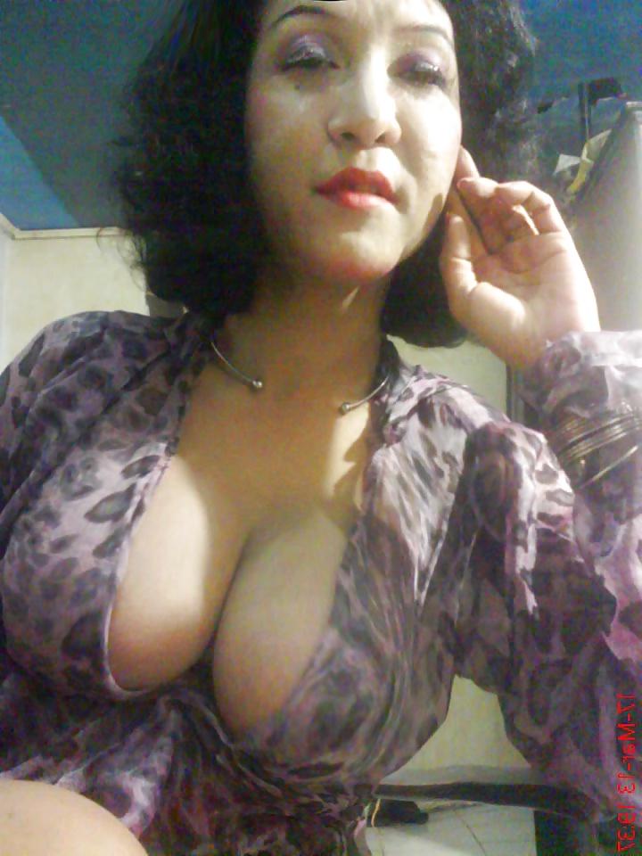 25P Hot Indonesian Milf! Now I am in Love! 