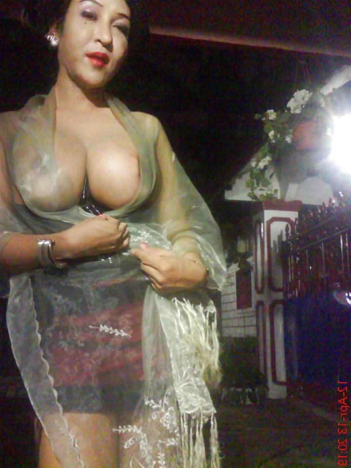 25P Hot Indonesian Milf! Now I am in Love! 