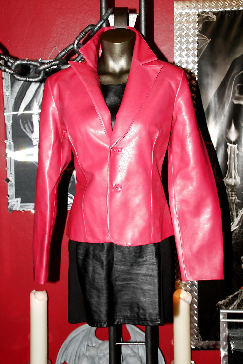 5P My new leather pussy