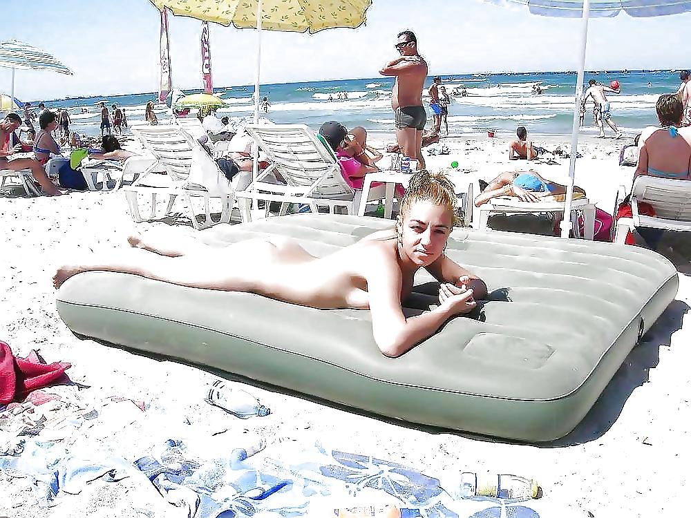 16P I like nudist beach