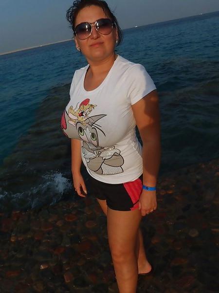 16P Busty Russian Woman 2045