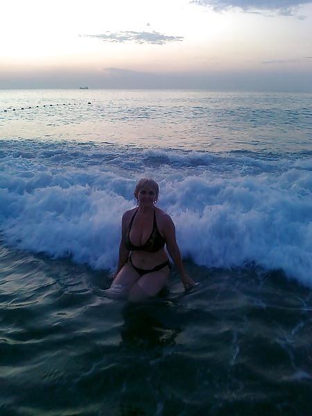 22P Busty Russian Woman 2054