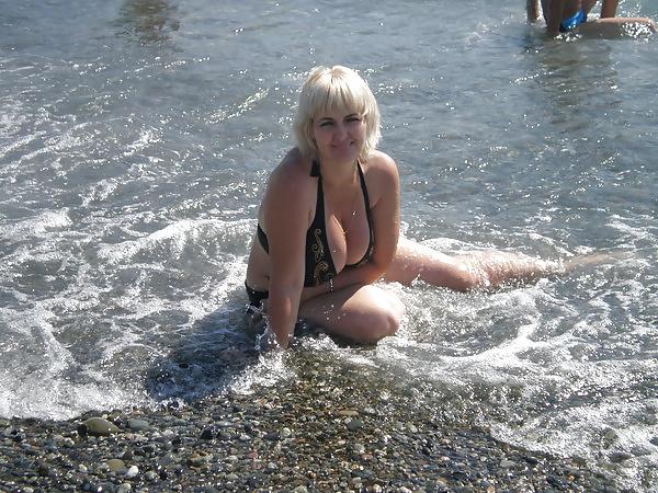 22P Busty Russian Woman 2054
