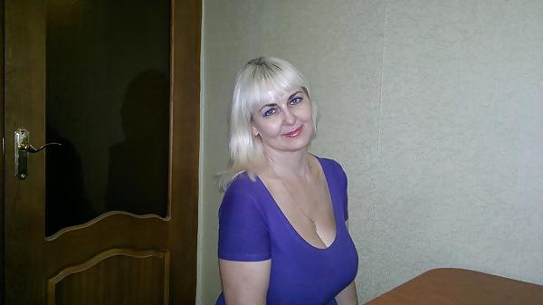 22P Busty Russian Woman 2054