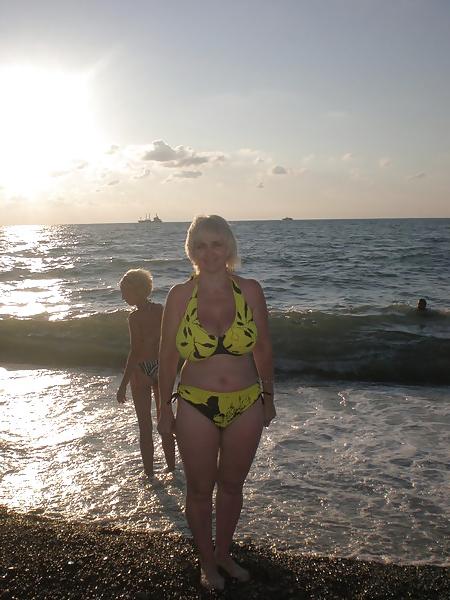 22P Busty Russian Woman 2054
