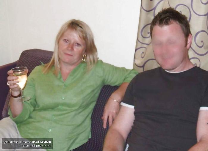 9P Respectable Wife and Mum with a Secret